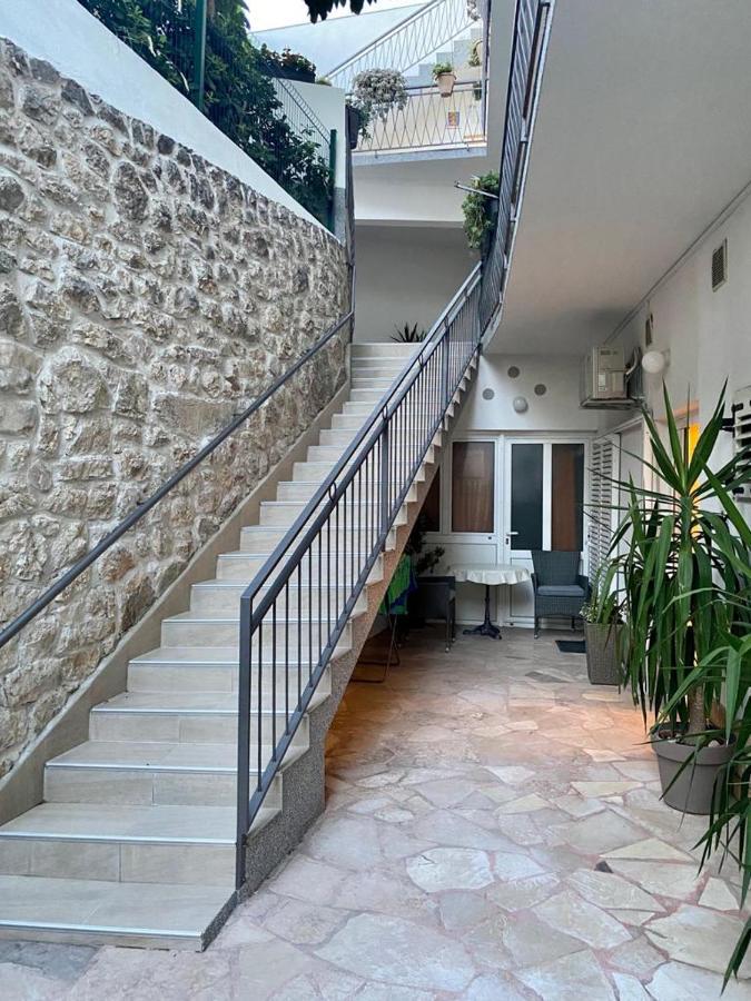 Apartments Mirjana Makarska Exterior foto